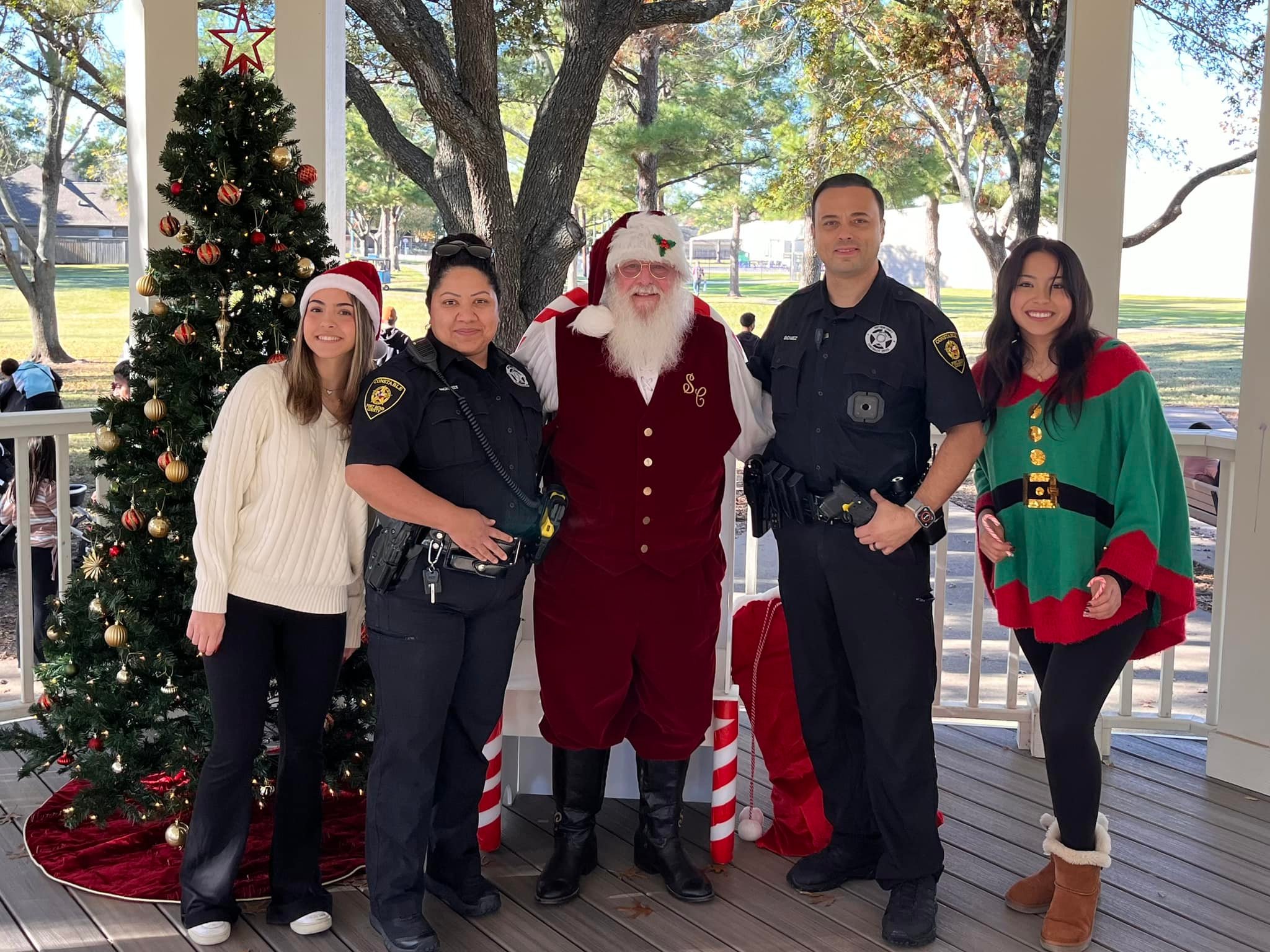 Experience the Magic of the Holidays in Cinco Ranch at Santa in the Park