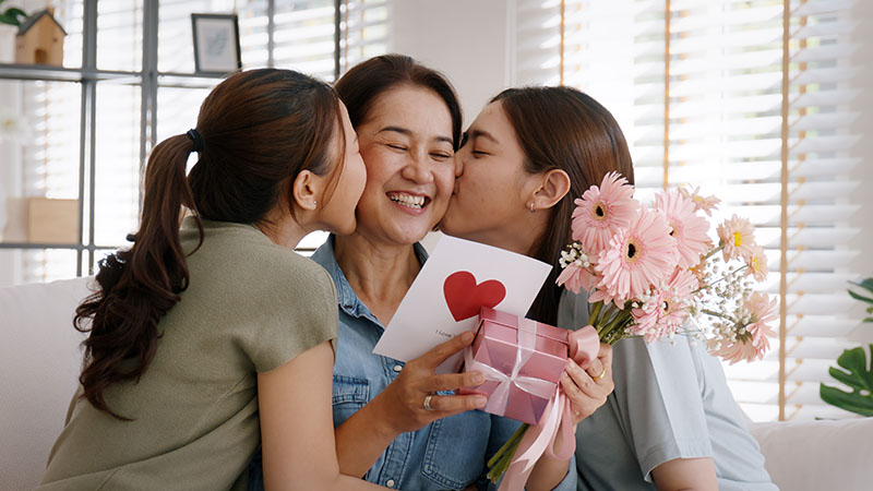 7 Ways to Celebrate Mom on Mother's Day
