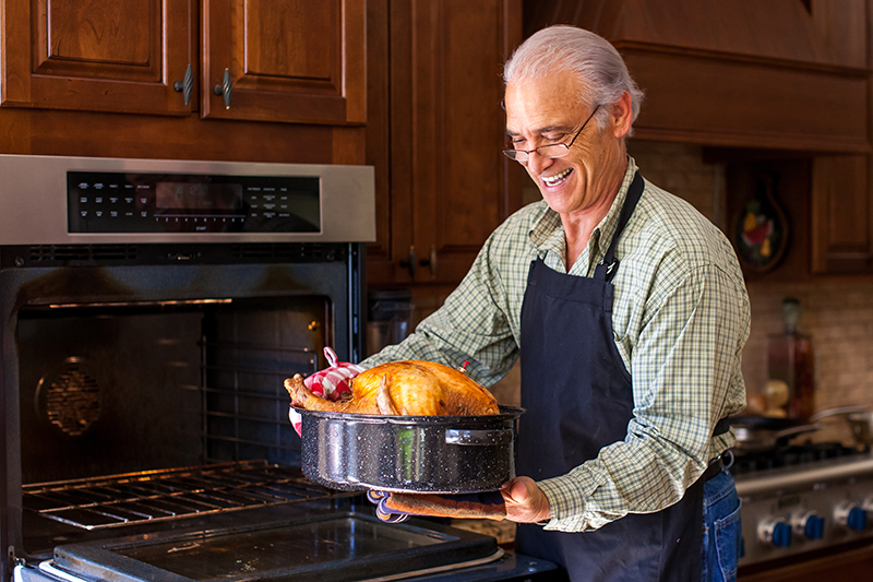 Staying Safe in the Kitchen on Thanksgiving Day