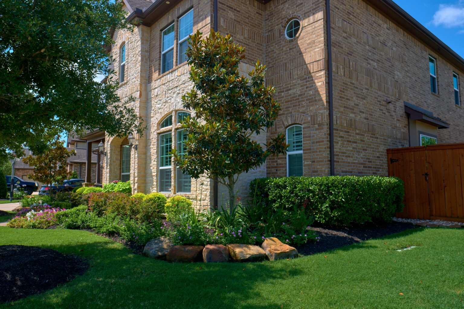 How to Install Fall Color Like a Pro: Tips from Terry’s Landscape for Oak Cliff Place Homeowners