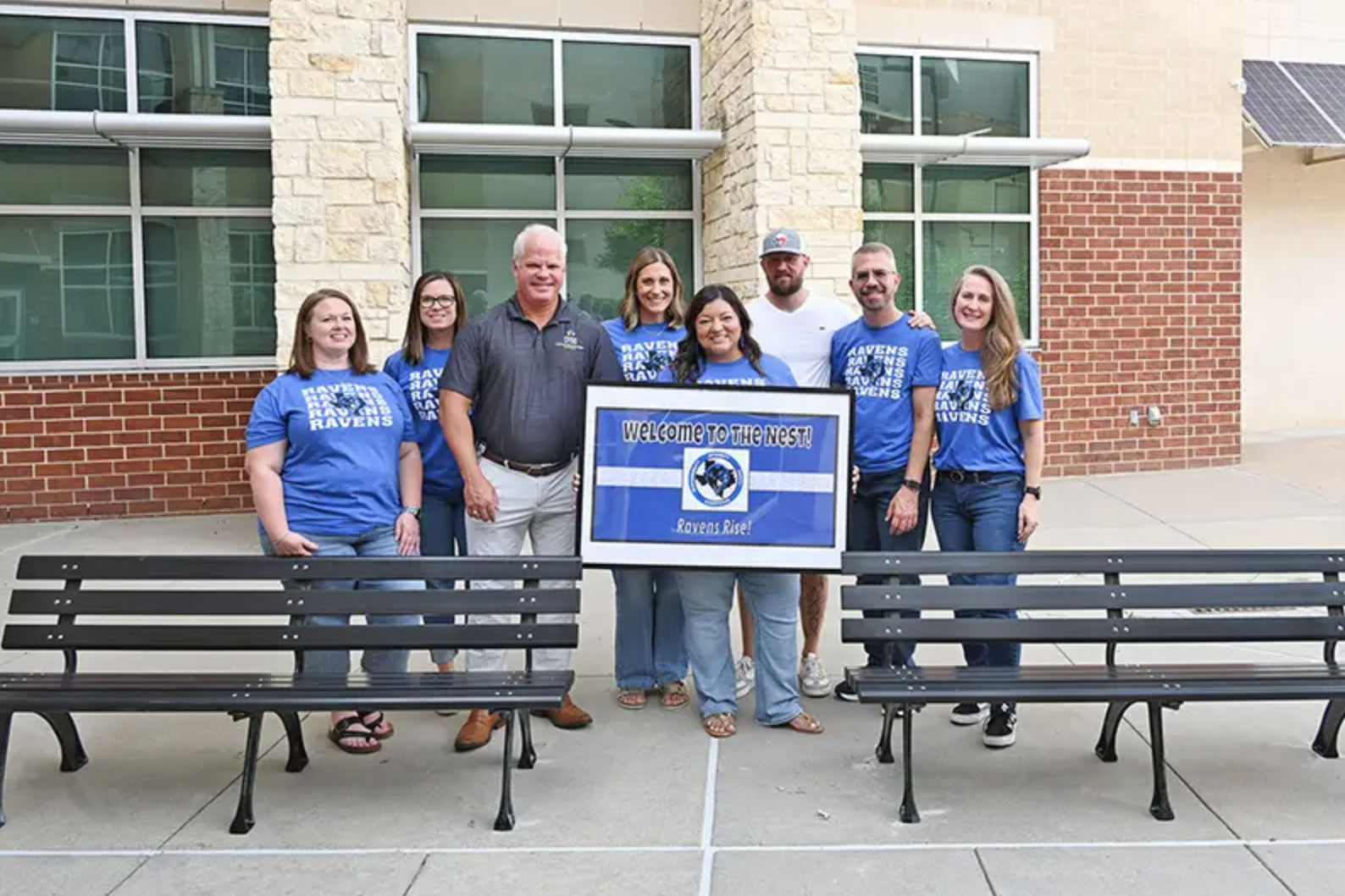 Towne Lake Neighbors Rally to Raise $4,000 for Anthony Middle School’s New Outdoor Seating Area
