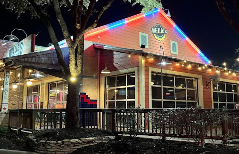 Willie's Grill & Icehouse Marks 30 Year Anniversary with Charitable Commitment and Special Anniversary Discount