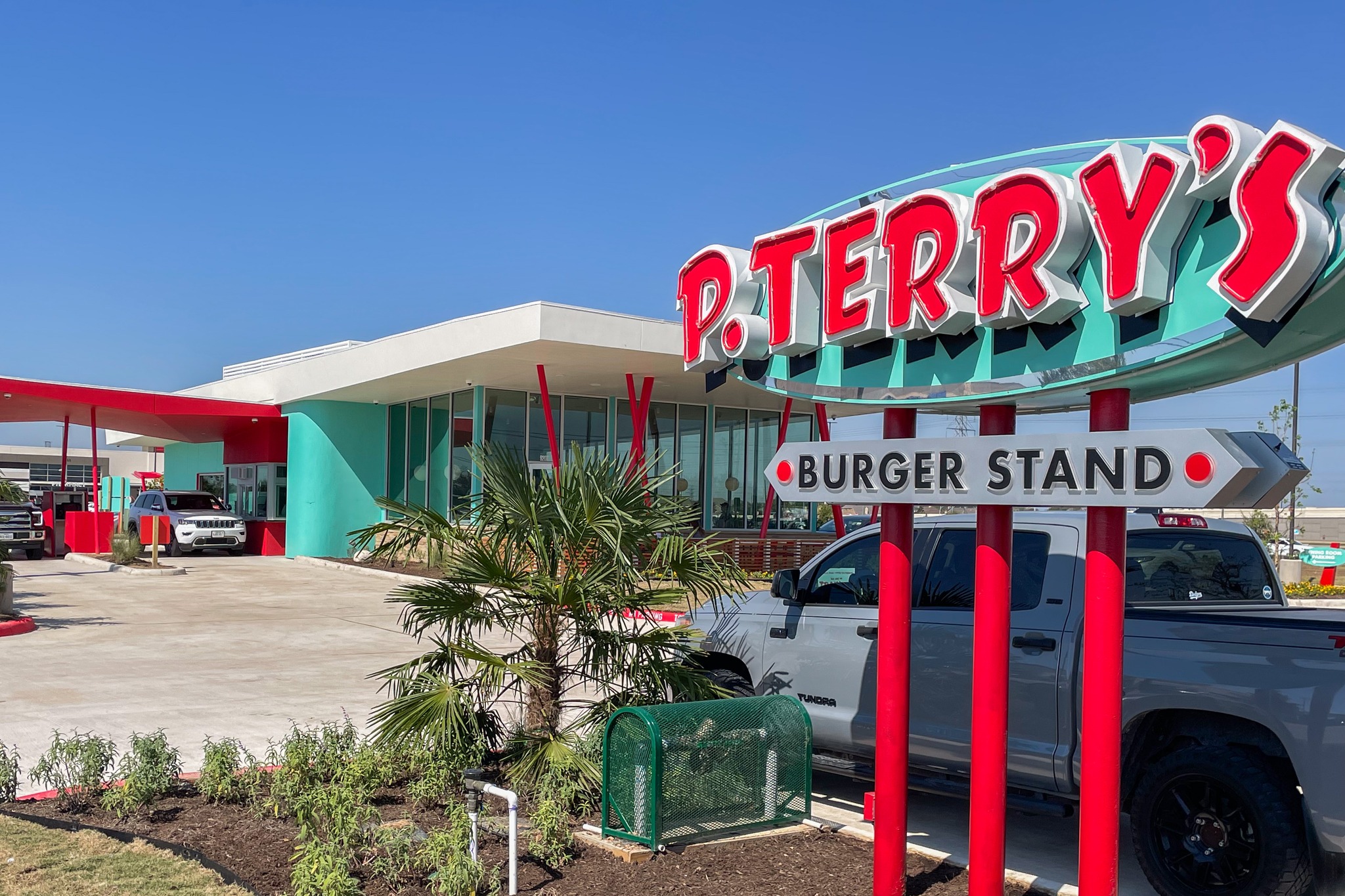 P. Terry’s Now Open in Richmond Near Katy – A Classic Burger Experience with a Fresh Twist