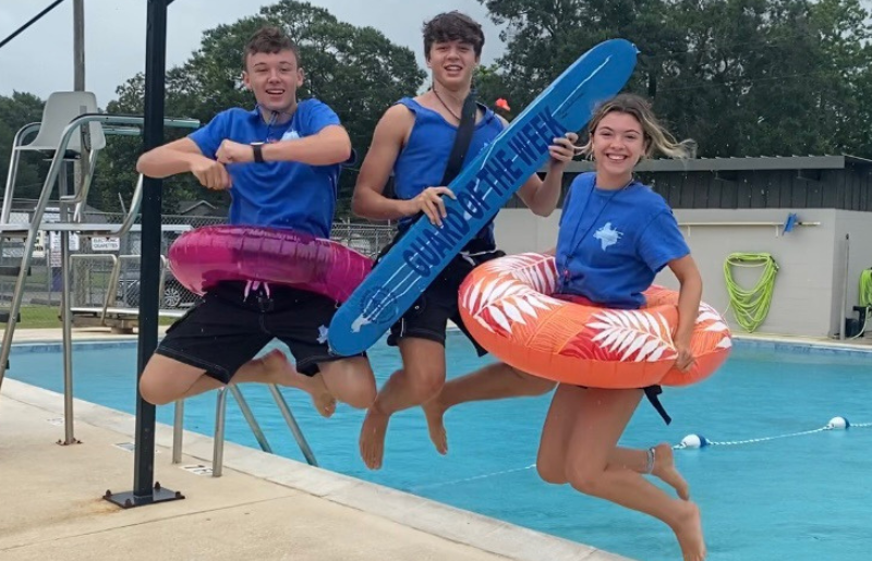 Teen Job Alert: Dive into a Rewarding Lifeguarding Opportunity with Sweetwater Pools