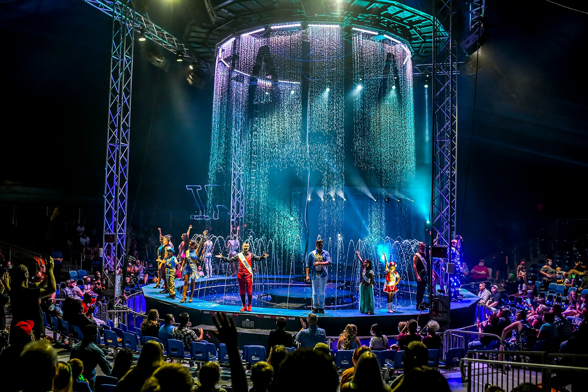 Cirque Italia Water Circus Comes to Katy Mills
