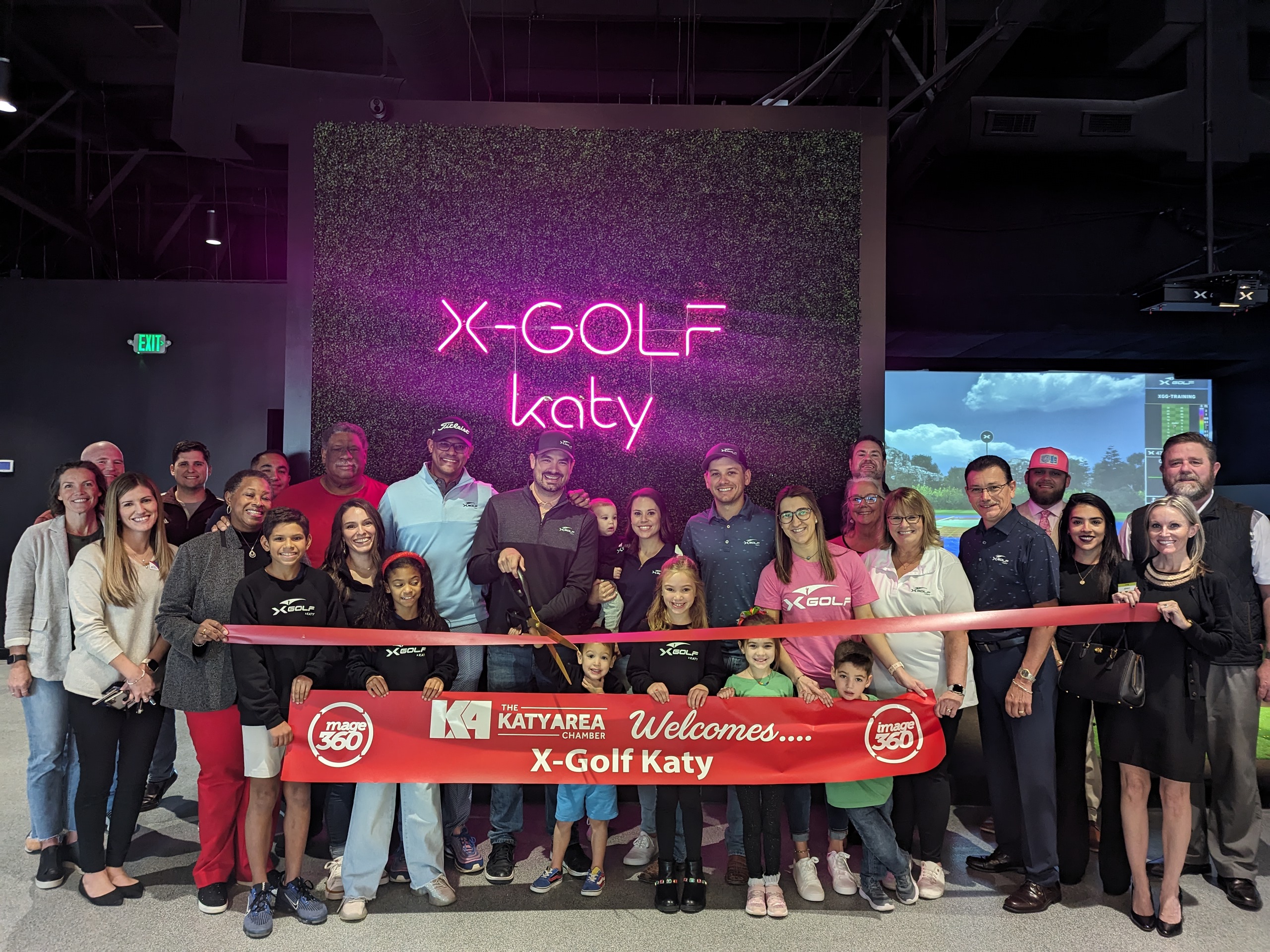 Cutting-Edge Indoor Golfing Venue X-Golf Open in Katy