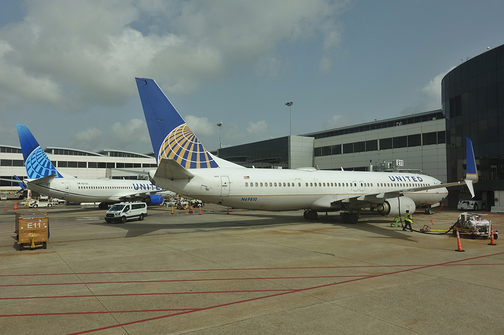 Flight Operations Suspended at Houston Airports Amid Historic Winter Storm