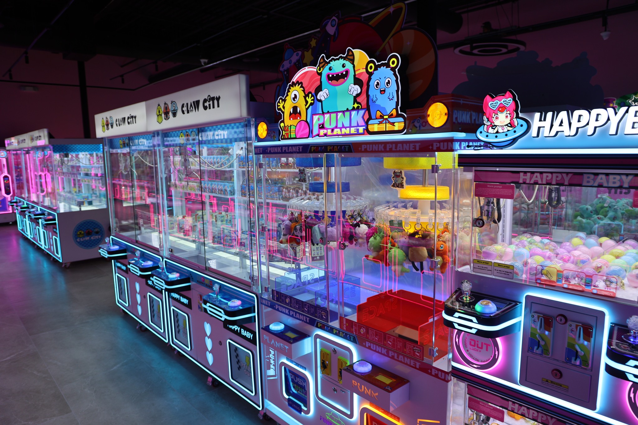 Claw Machines and Prizes Galore: Claw City Opens in Katy Asian Town