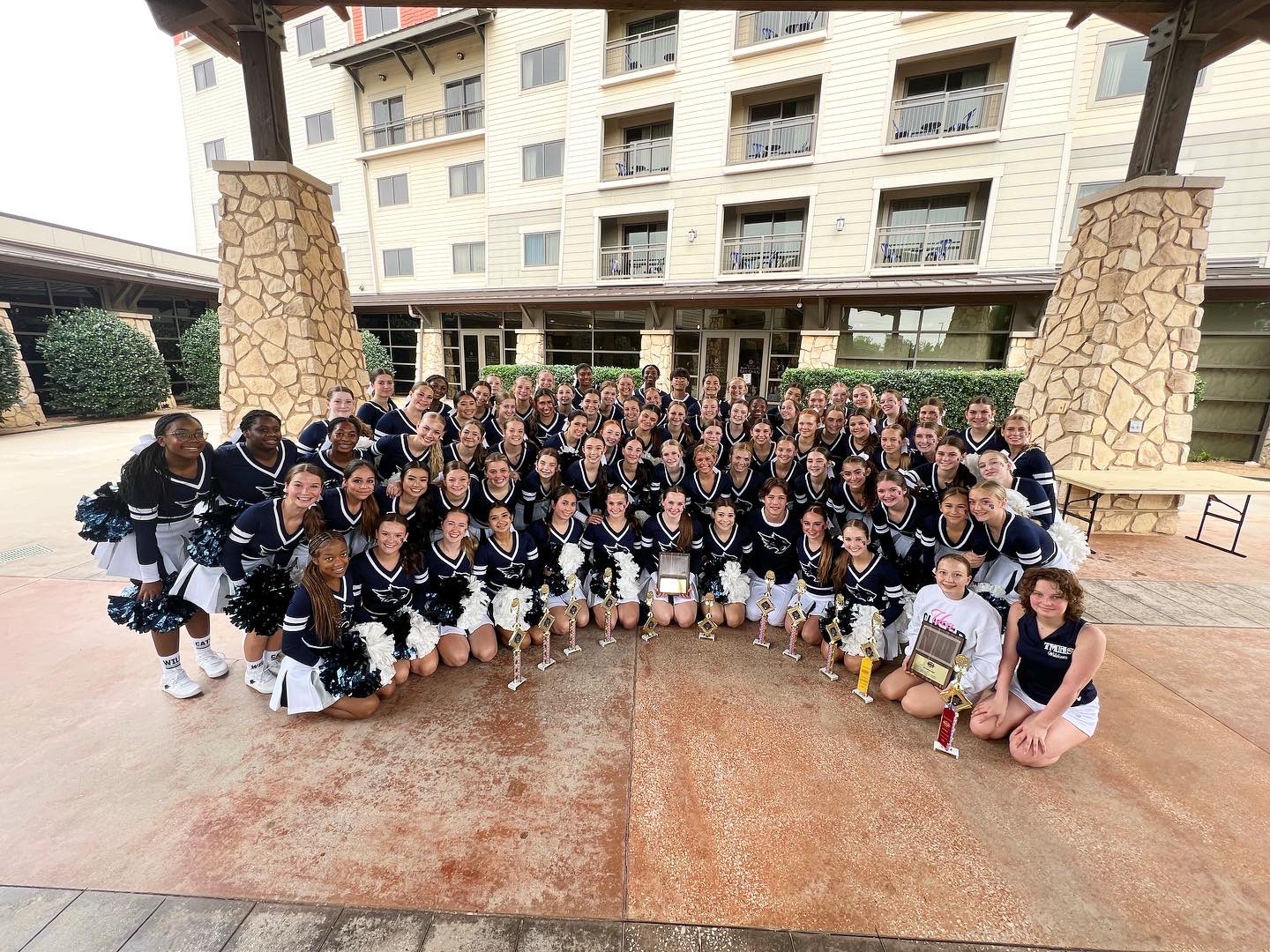 Tomball Memorial HS Cheer Takes Home Overall Leadership Award from UCA Cheer Camp