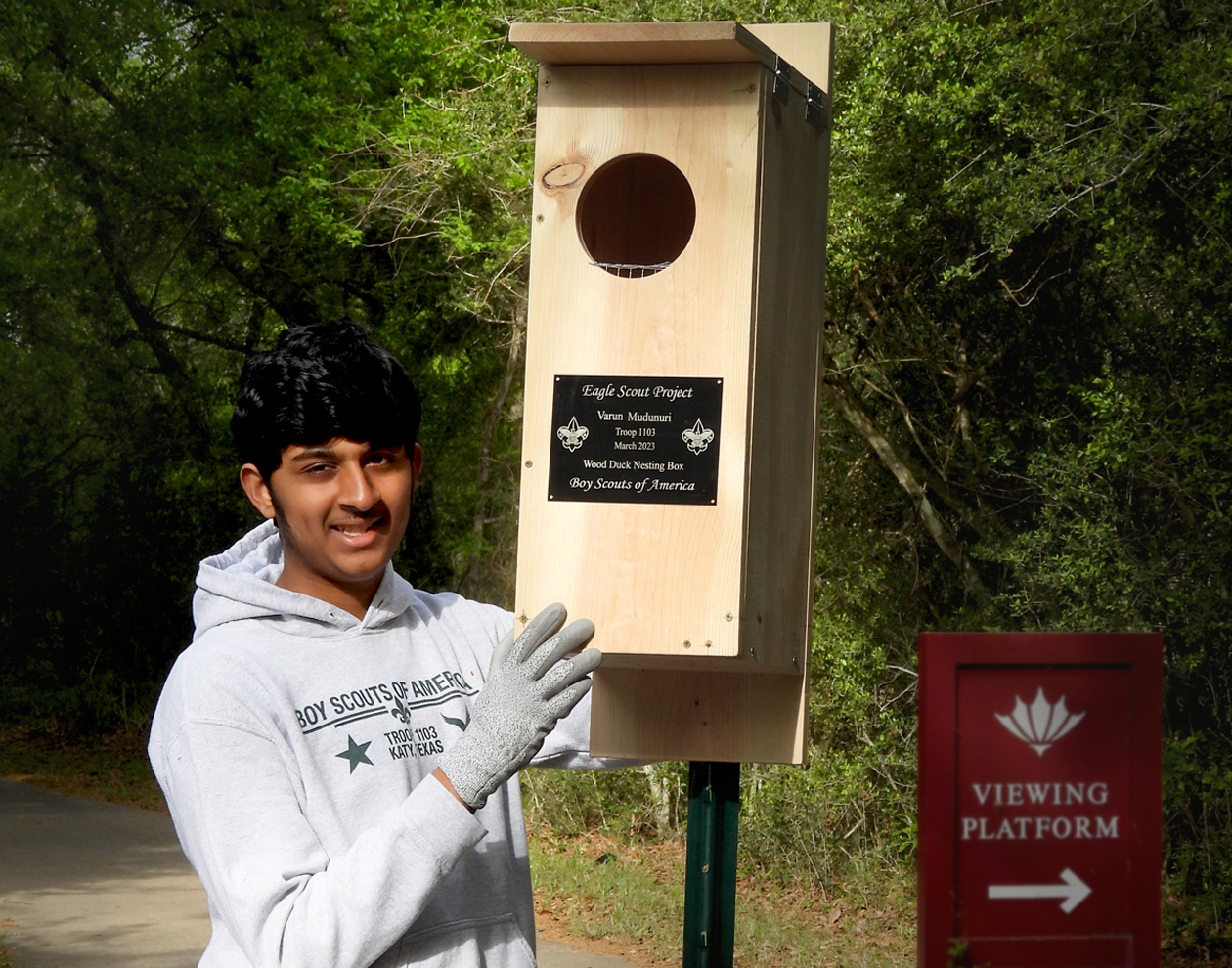 Cinco Ranch Resident Installs Duck Nesting Boxes at Oxbow Lake