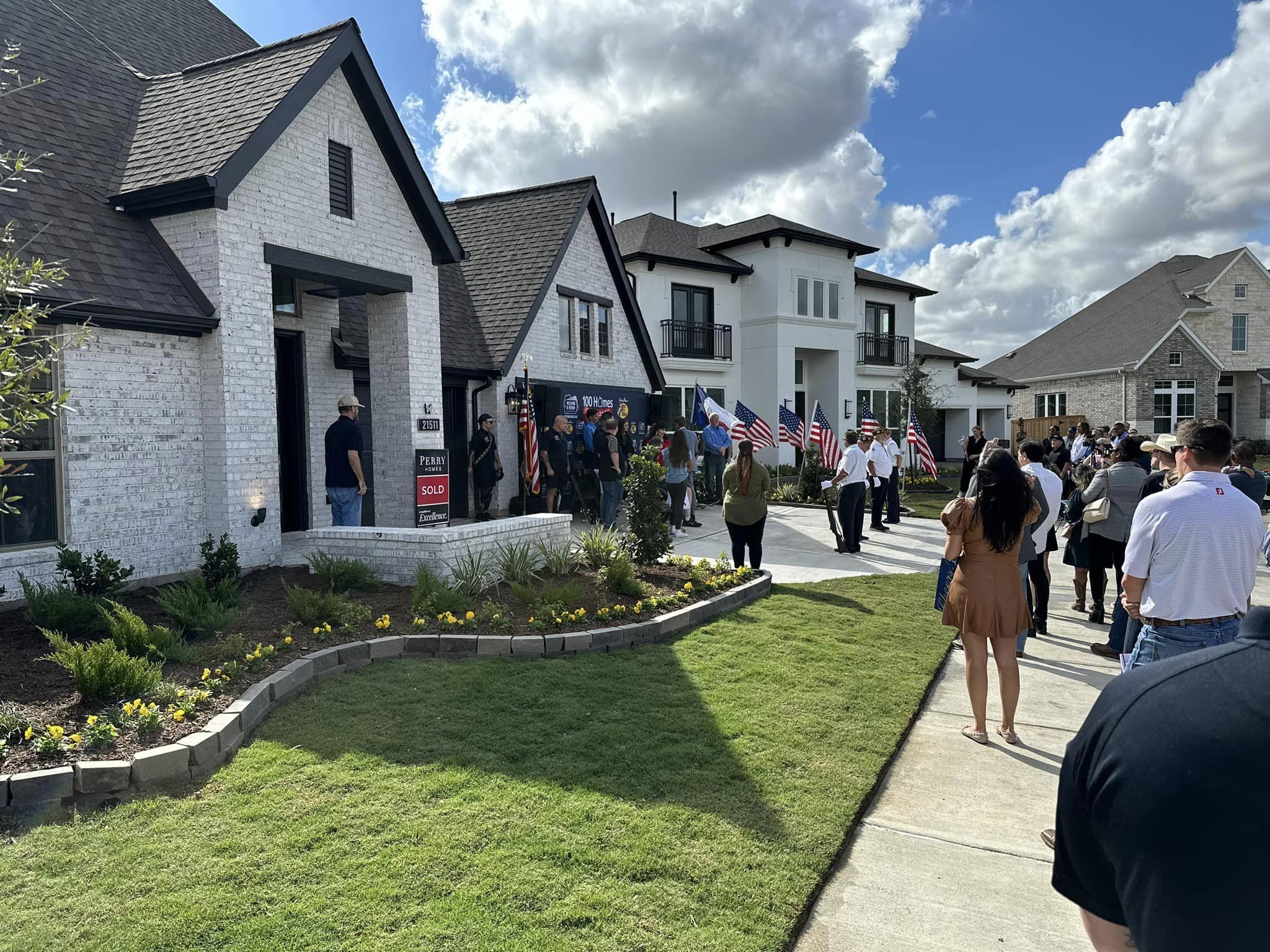 Helping a Hero Welcomes Double Amputee Veteran to New Home in Bridgeland