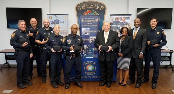Foundation Donates First Aid Equipment to the Sheriff's Office