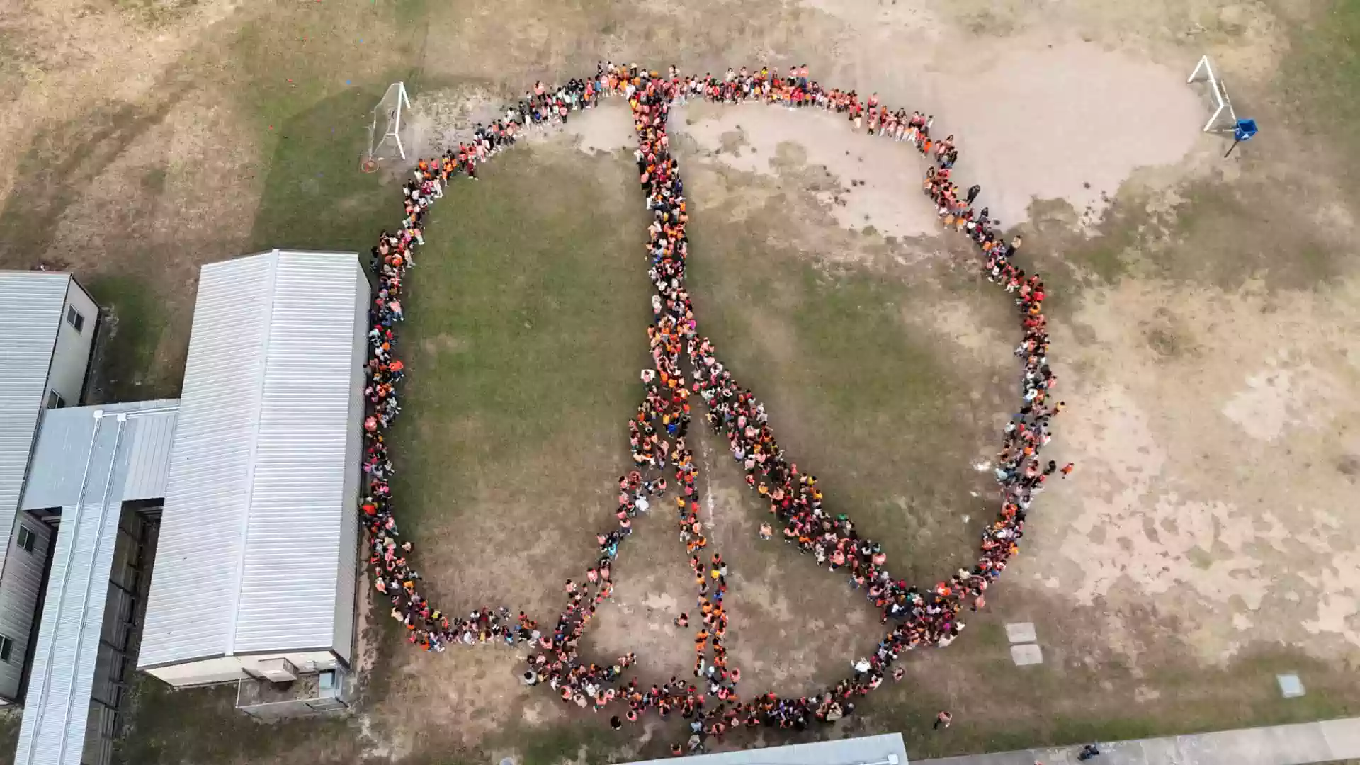 Wilson Elementary Celebrates Unity Day with School-Wide Photograph