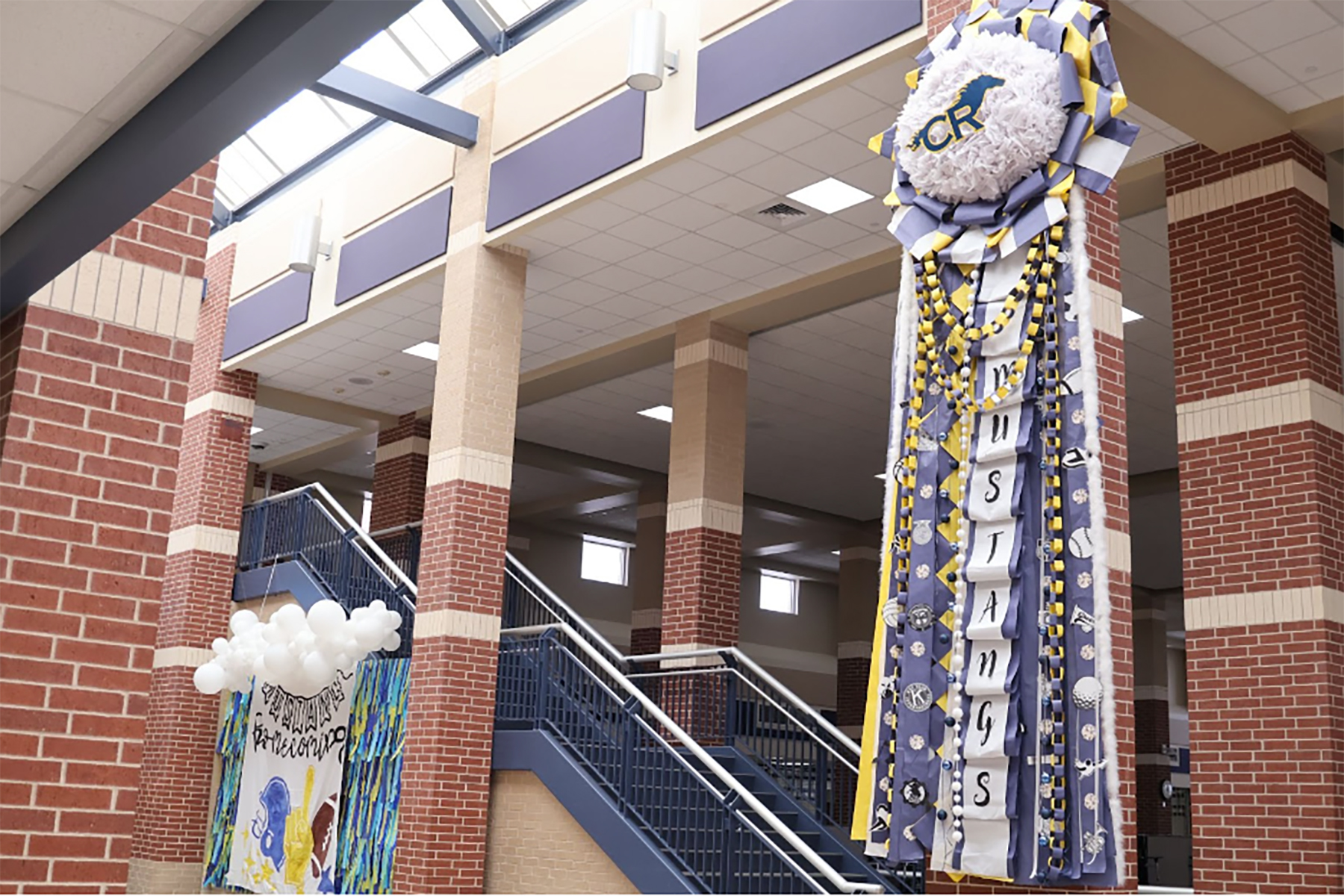 Hu-MUM-Gous: Cy Ranch High School Students Showcase Mum on Campus