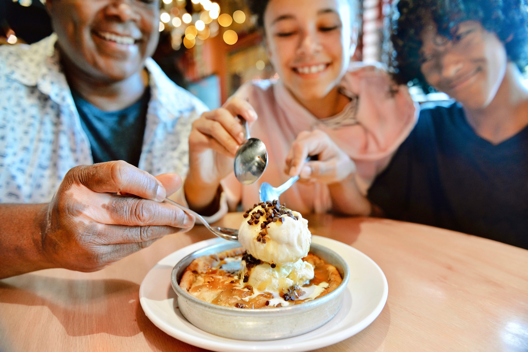 BJ's Restaurant & Brewhouse Opens in Cypress: Discover Craft Beer, Diverse Menu, and the Famous Pizookie