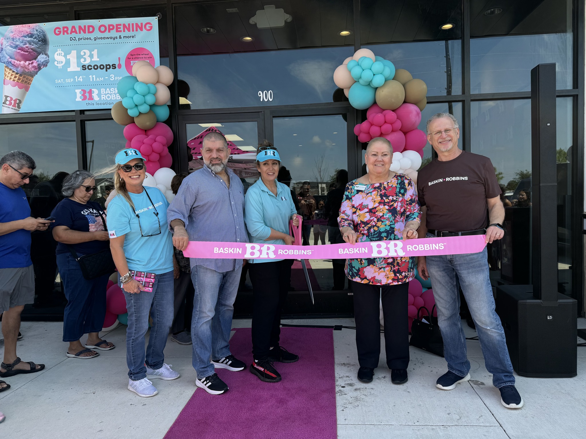 Baskin-Robbins Celebrates Grand Opening in Cypress with Sweet Treats and Community Support