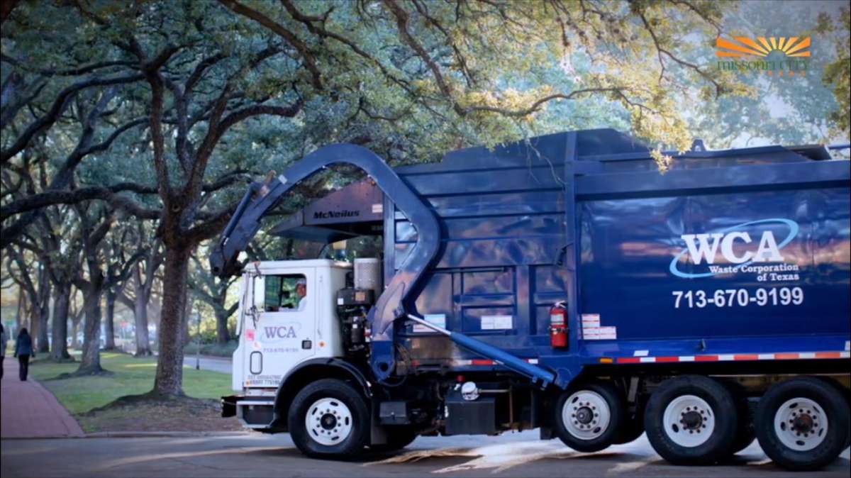 Russell Wilson's Supersized Truck Might Have Finally Ended My Devotion to  Football