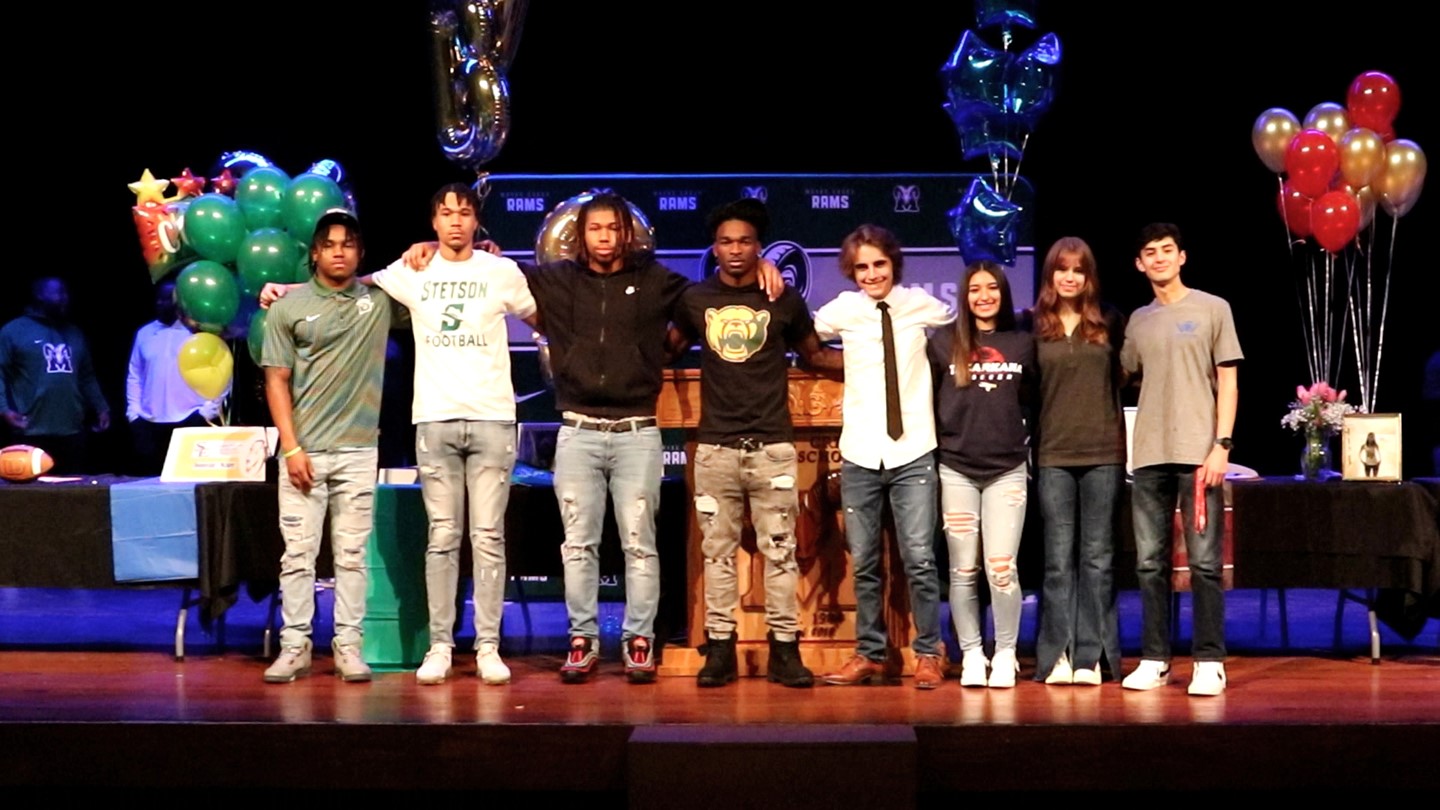 Mayde Creek HS Athletes Sign with Colleges and Universities During National Signing Day