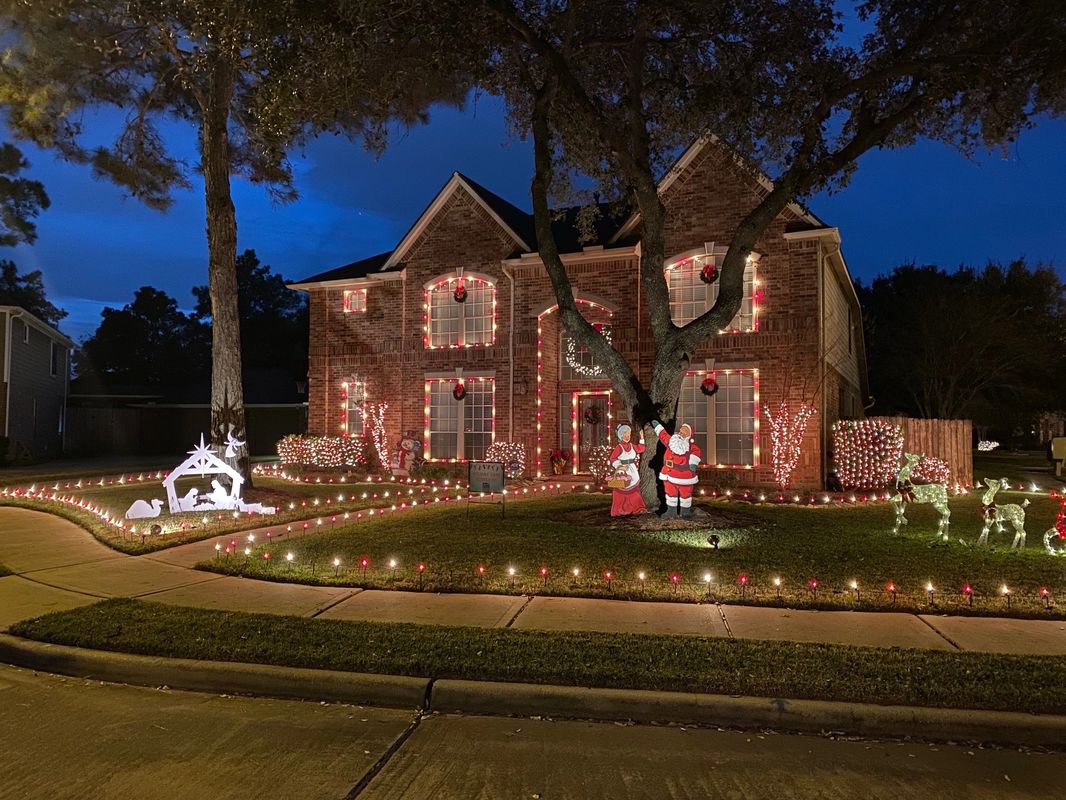 Congratulations to our Holiday Lights Winners!