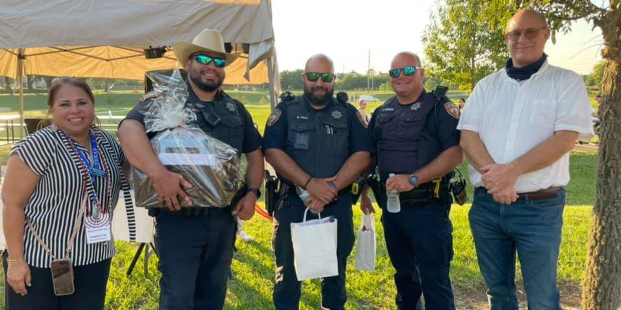 Homeowners upset over view-blocking Dallas Cowboys tent