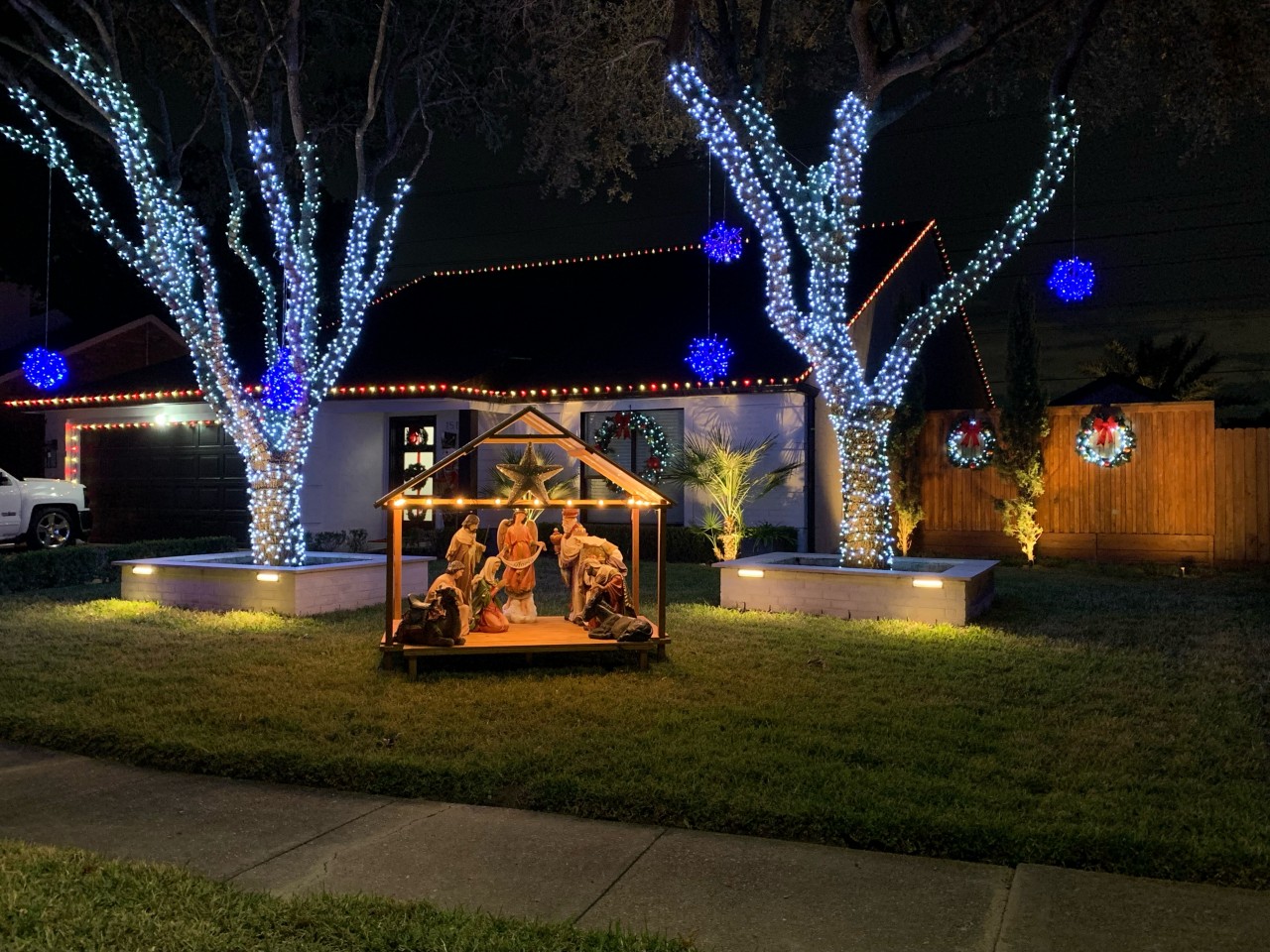 Memorial Parkway Announces Holiday Lights Contest Winners